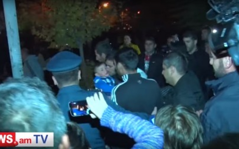 В Армении спасли трехлетнего ребенка, ставшего заложником семейной драмы