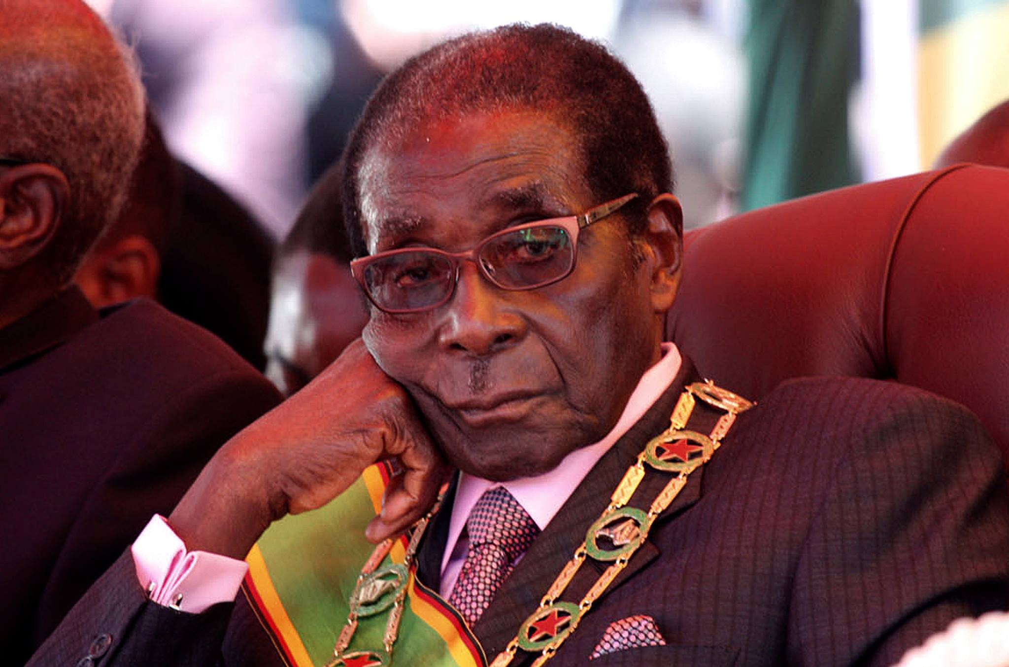 Reuters - რობერტ მუგაბე მმართველმა პარტიამ ზიმბაბვეს პრეზიდენტის პოსტიდან გადადგომაზე დაითანხმა