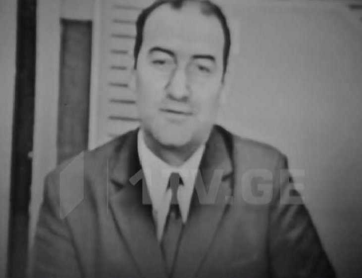 მორის ფოცხიშვილი - „დაშვებული ფარდები“