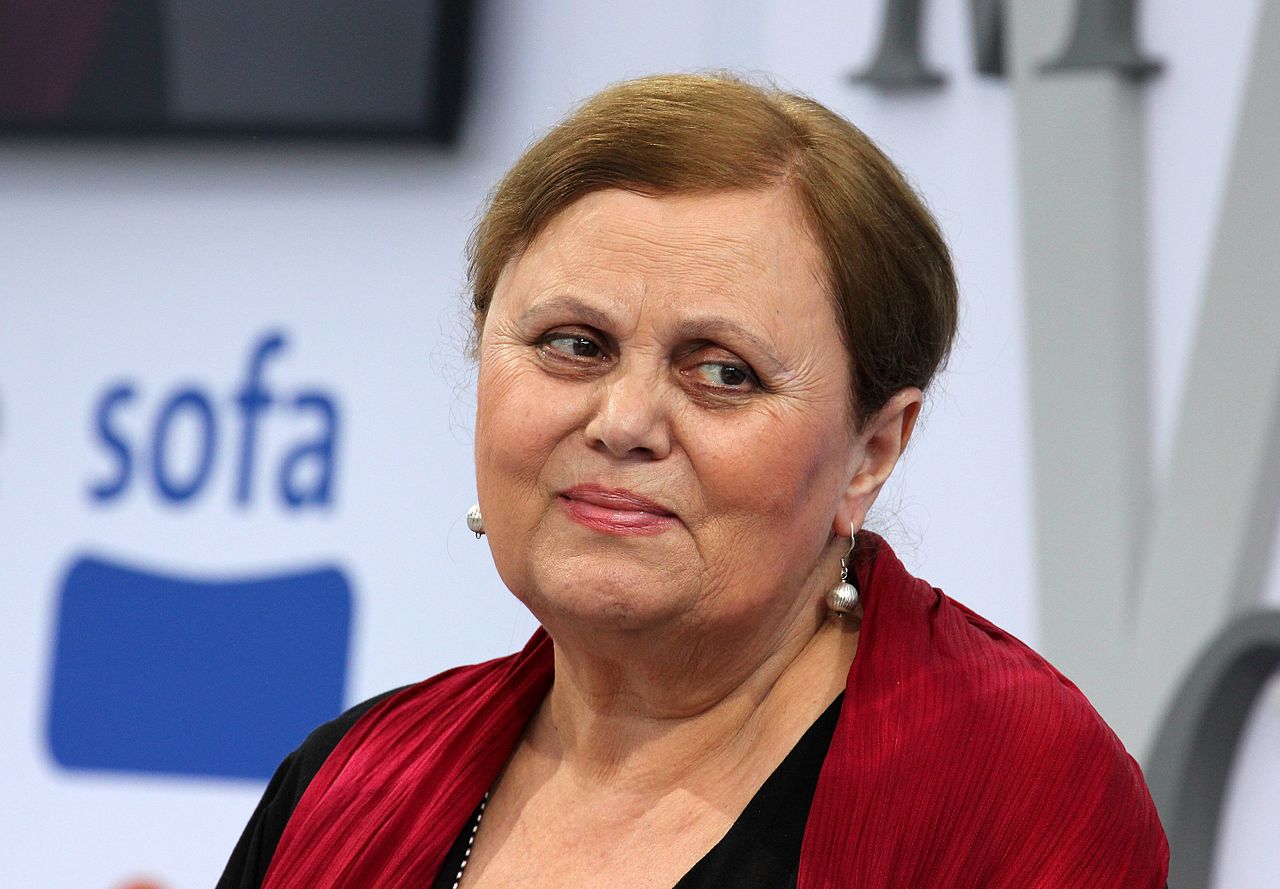ნაირა გელაშვილი სახალხო დამცველს ჯილდოს უბრუნებს