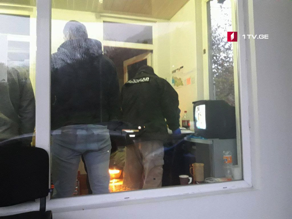 მცხეთის შესასვლელთან რამდენიმე პირი დააკავეს 
