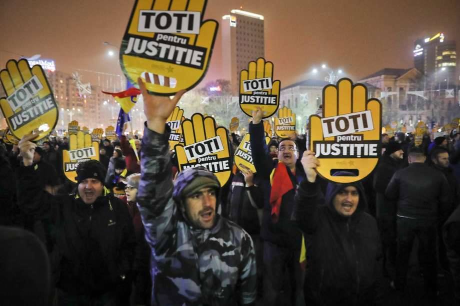 რუმინეთში სასამართლო სისტემის რეფორმის წინააღმდეგ მასშტაბური საპროტესტო გამოსვლები იმართება