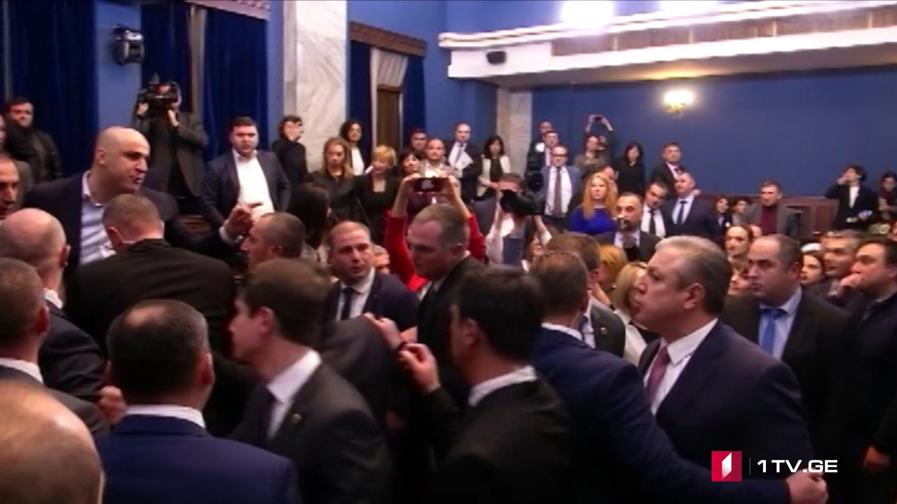 გიორგი კვირიკაშვილისა და ნიკა მელიას დაპირისპირება - ვიდეოკადრები