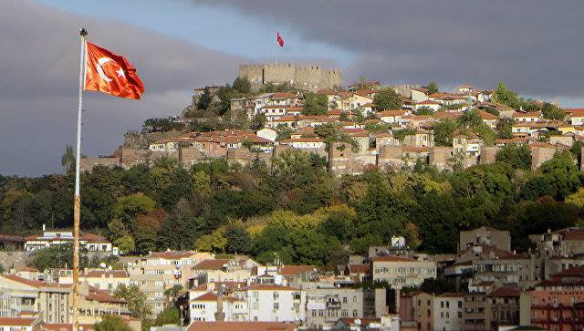 Türkiyədə 2700 nəfəri işdən azad etdilər
