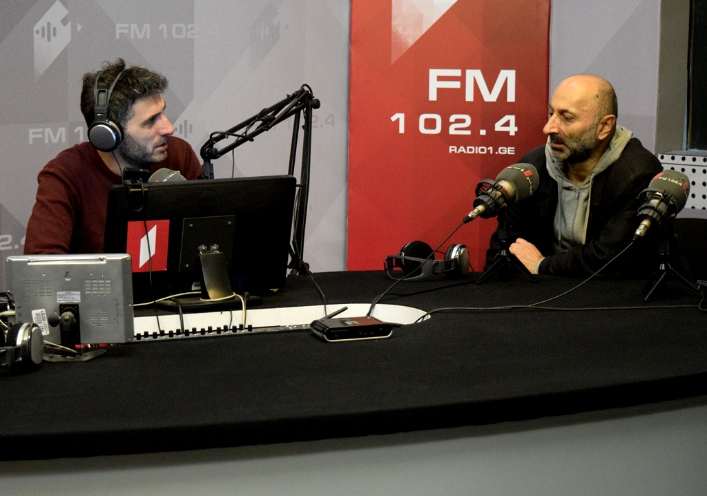 "კითხვები ყველაფერზე"