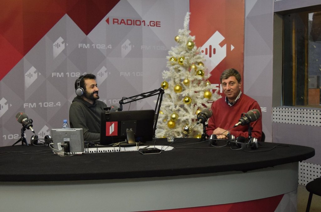 როგორ შევარჩიოთ უვნებელი სურსათი საახალწლო სუფრისთვის