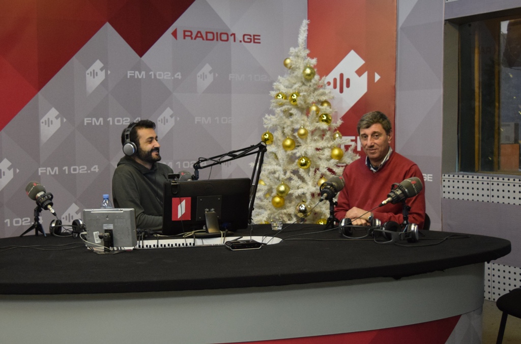 როგორ შევარჩიოთ უვნებელი სურსათი საახალწლო სუფრისთვის