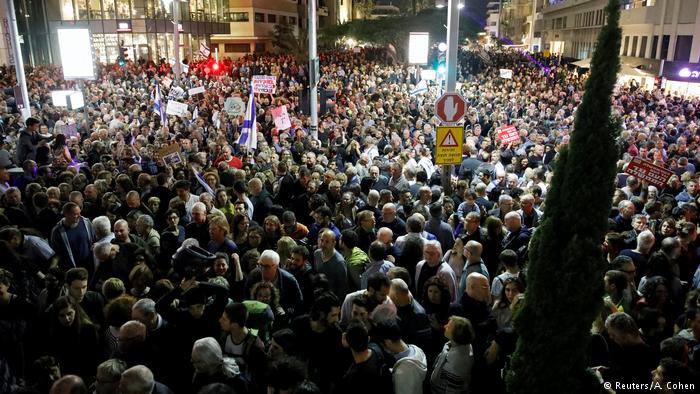 В Израиле потребовали отставки Беньямина Натанияху и всего кабинета министров