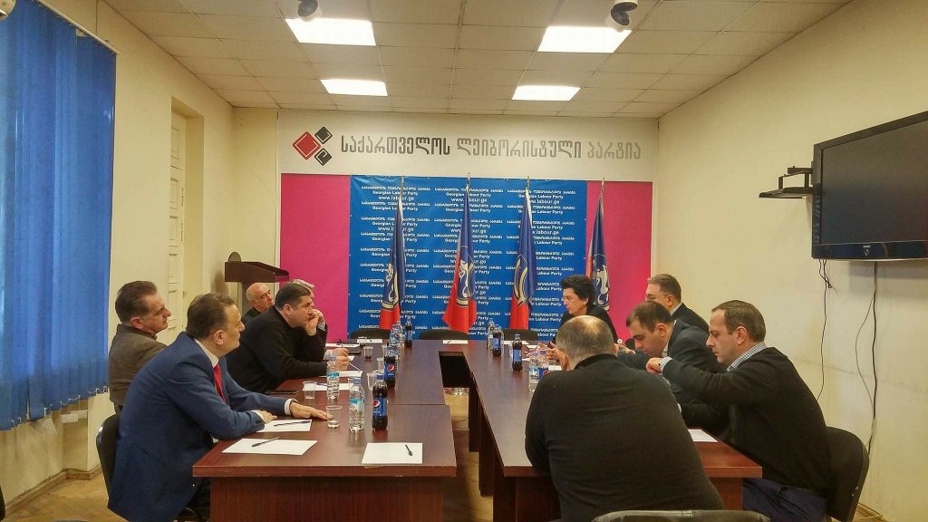 Qeyri parlament müxalifəti yerli özünüidarəetmə seçkilərinin nəticələrini Strasburqa şikayət etməsini planlaşdırır