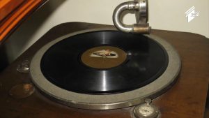 radio 1080p.mp4_000502049