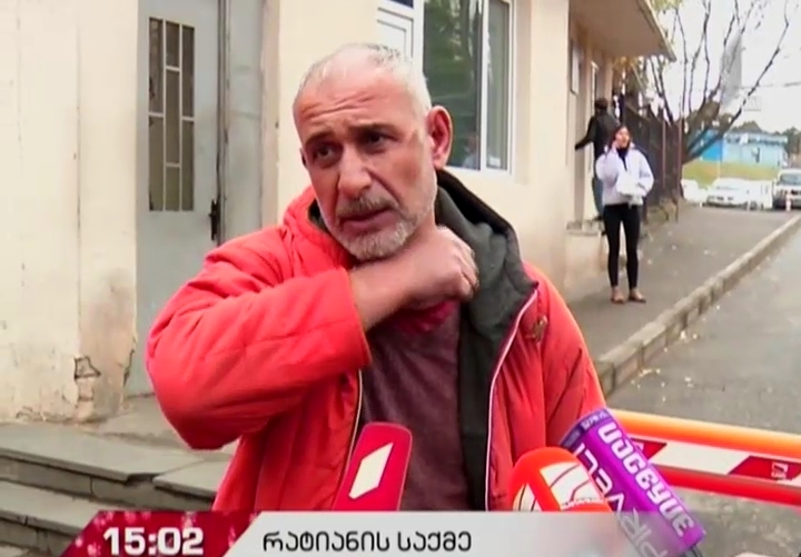 პოეტი ზვიად რატიანი ხელწერილით გამოუშვეს