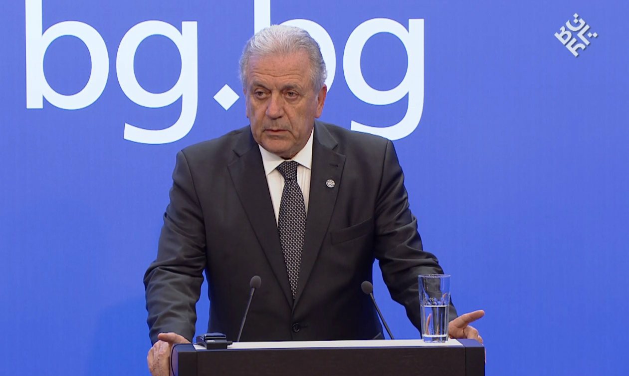 ევროკომისიისთვის მიუღებელია, რომ ევროკავშირის ზოგიერთი ქვეყანა უარს ამბობს ლტოლვილების მიღებაზე