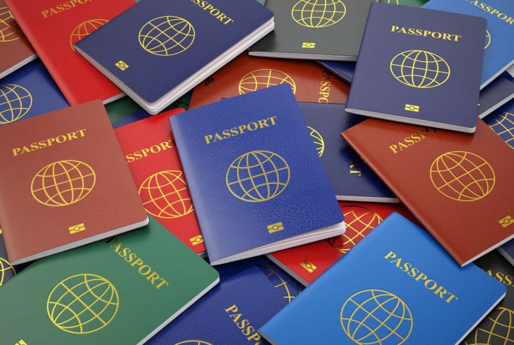 Nəyə görə dünyada sadəcə dörd rəngli passport var? - Səbəblər