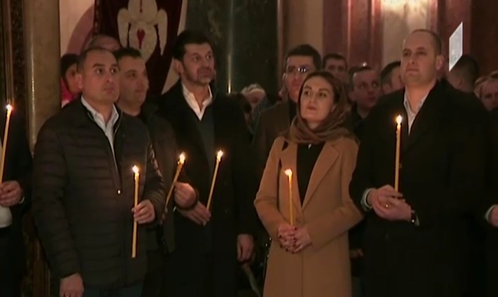 სადღესასწაულო წირვას მთავრობის წევრები ესწრებოდნენ