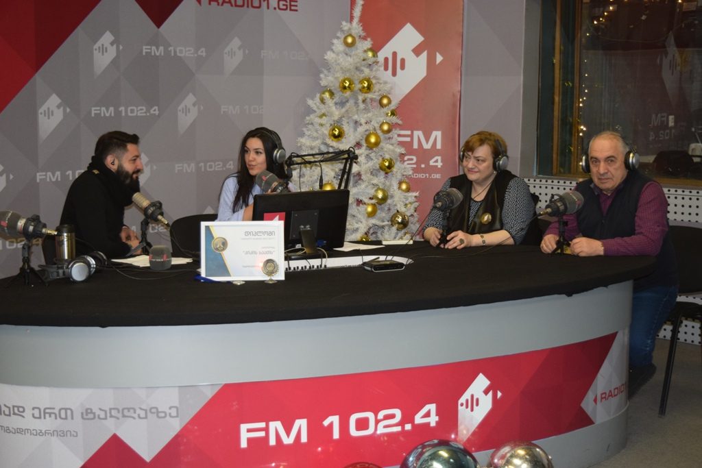 პირველმა არხმა 40 წელზე მეტი სტაჟის მქონე თანამშრომლები დააჯილდოვა
