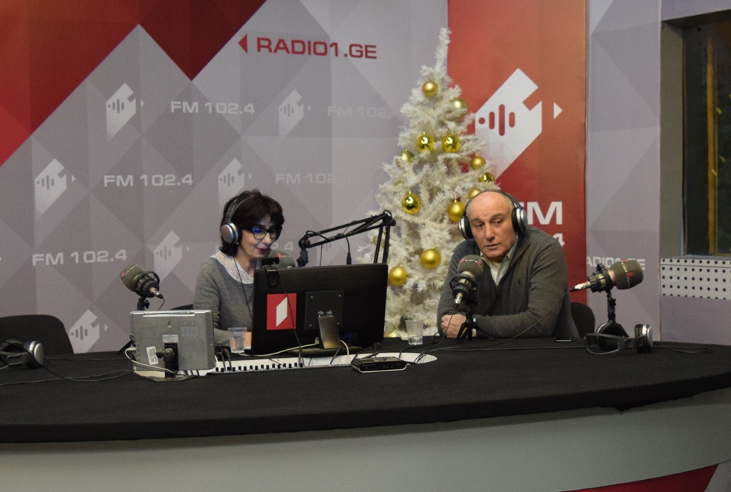 ფიზიოლოგიური მშობიარობა, საანესთეზიო საშუალებები, შესაძლო გართულებები და სამედიცინო მანიპულაციები