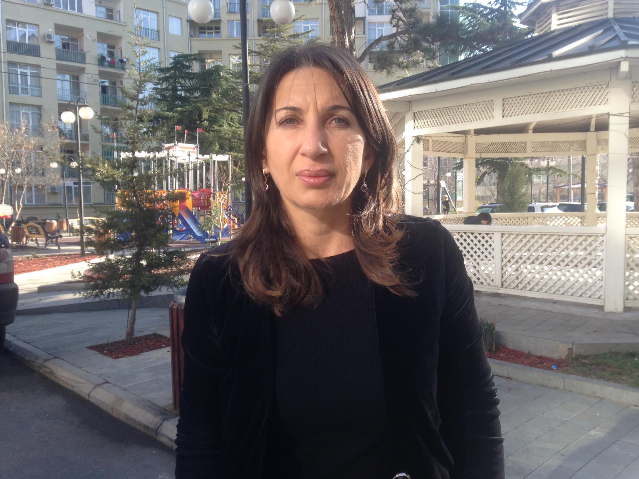 ე.წ. ჩაწყობილი თამაშების საქმეზე დაკავებულ თემურ დათიკაშვილის ადვოკატი ბრალდებულზე ფიზიკურ ზემოქმედებას გამორიცხავს
