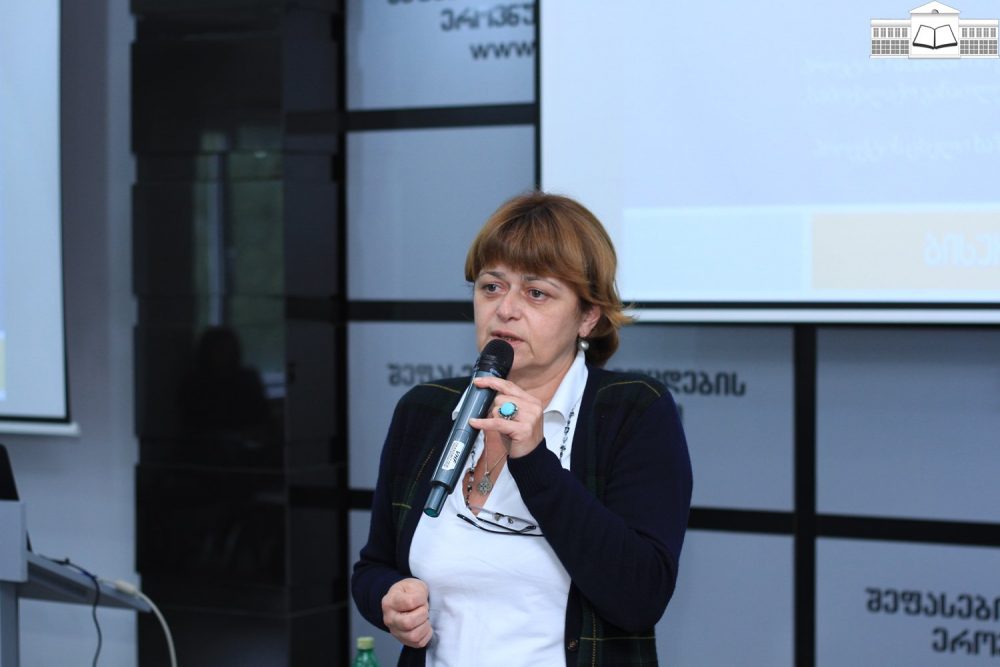 მე-11 და მე-12 კლასის მოსწავლეები საატესტატო გამოცდებს შეცვლილი ფორმატით ჩააბარებენ