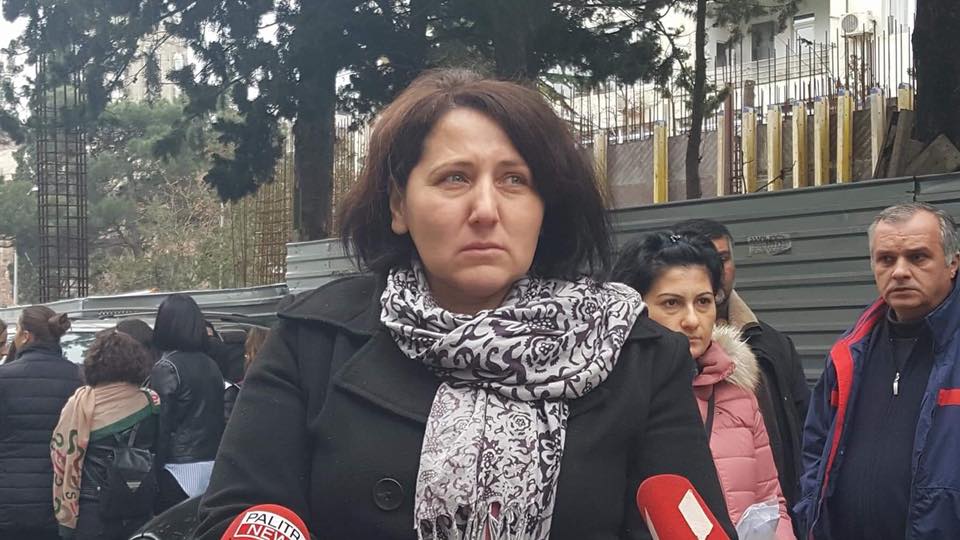 ხატია თვაურის მშობლები გოგონასთვის სათანადო მკურნალობის ჩატარებას ითხოვენ