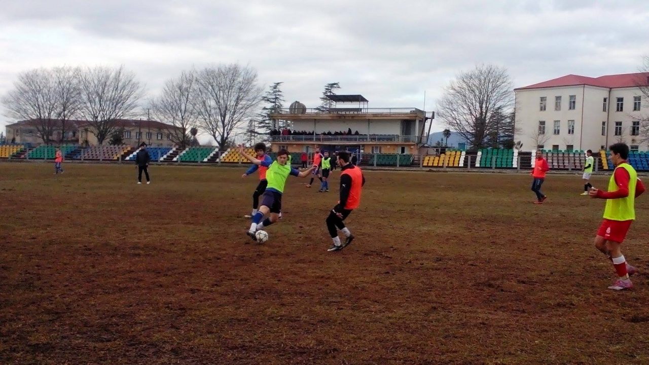 საფეხბურთო კლუბმა „ზუგდიდმა“ გურეშიძე და ოთხი ლეგიონერი დაიმატა