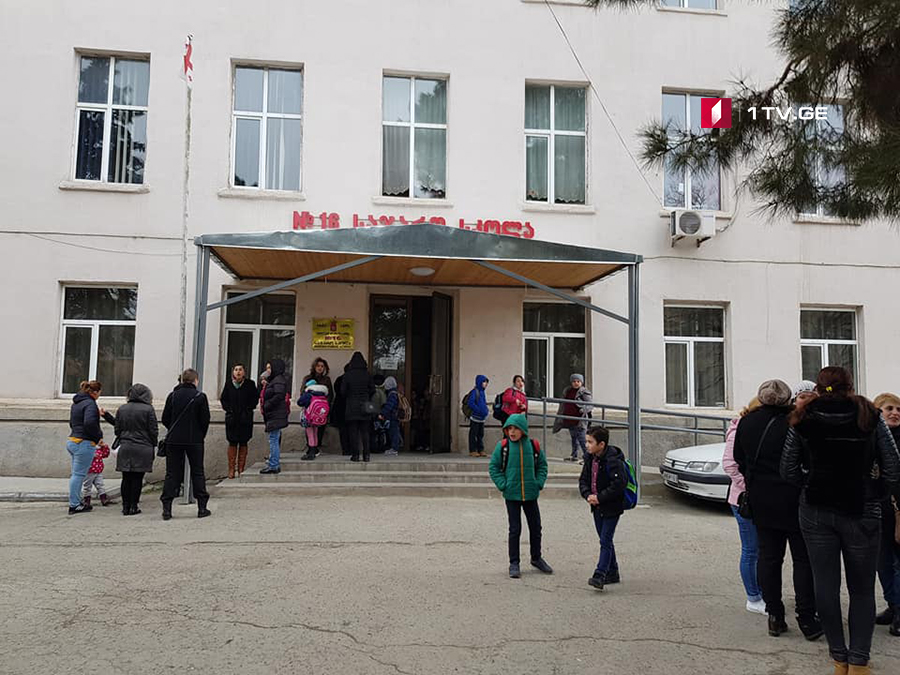 Rustavinin 16 saylı məktəbində şağirdlər zəhərləndilər