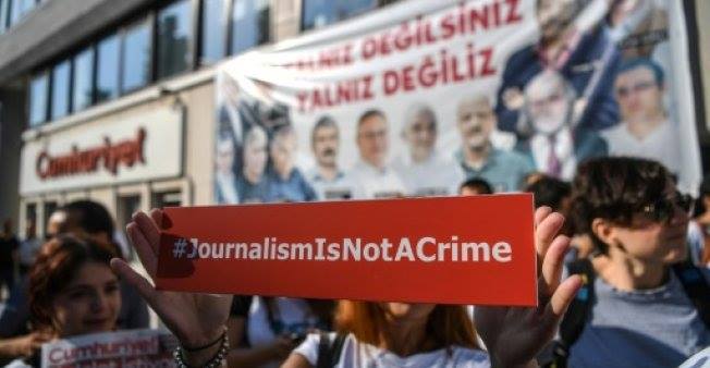 თურქეთში სასამართლომ ექვს ჟურნალისტს სამუდამო პატიმრობა მიუსაჯა
