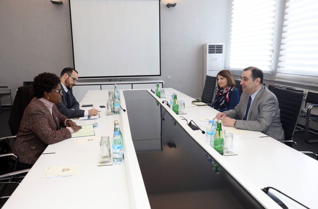 Təhsil naziri Dünya Bankının bölgə direktoru ilə görüşdü