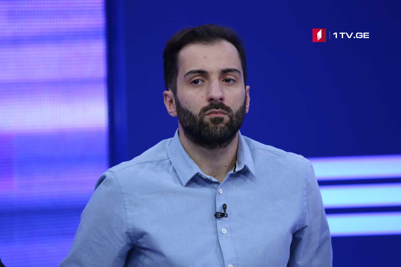 ალექსანდრე ლორთქიფანიძე - „წიგნების თარო“, რომელიც ორი წლისაა და მაყურებელმა შეიყვარა, ახალ საფეხურზე ადის