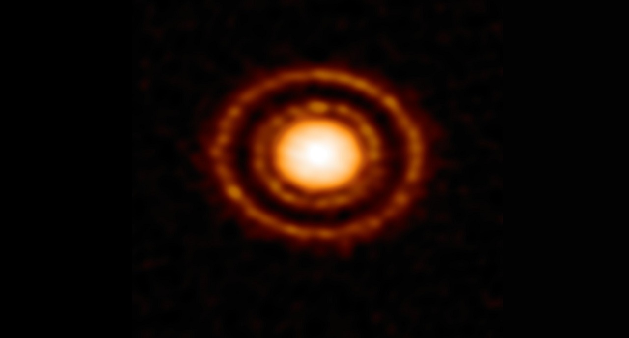 როგორ იბადება პლანეტები ახალგაზრდა ვარსკვლავთან — ALMA-ს ახალი ფოტო