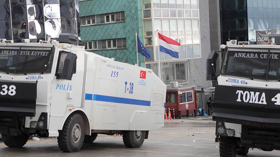 Niderland səfirini Türkiyədən geri çağırdı