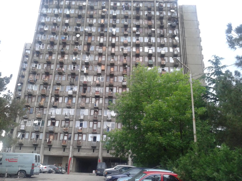 თბილისში, სტუდქალაქის ტერიტორიაზე მცხოვრებ 47 ოჯახს საცხოვრებელი ფართები დაუკანონდებათ