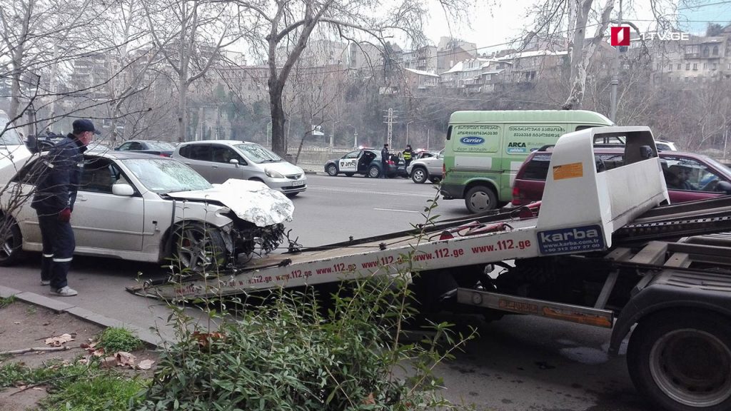 ДТП в центре Тбилиси: двое человек пострадали — Новости-Грузия
