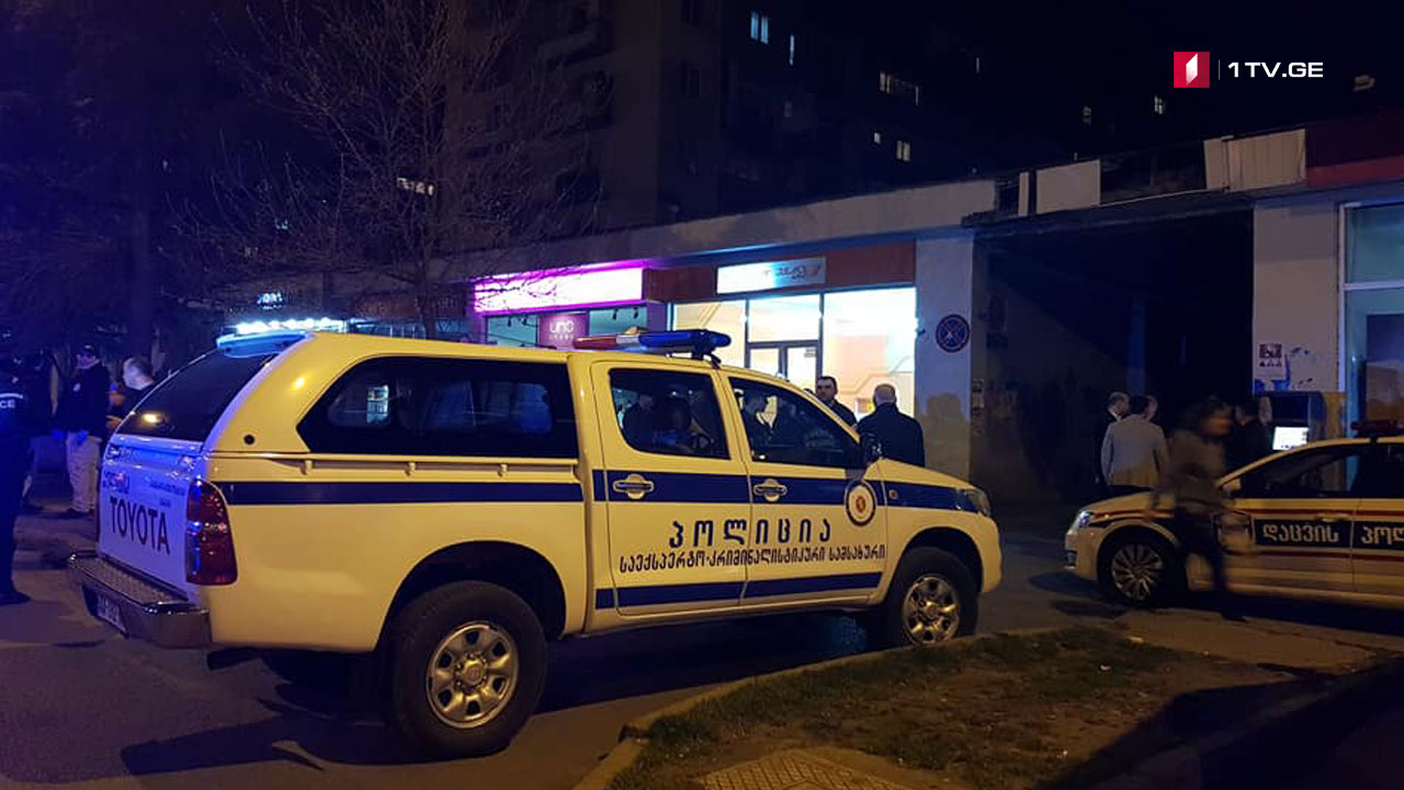 რუსთავში შეიარაღებულმა პირმა „ექსპრეს ბანკის“ დაყაჩაღება სცადა