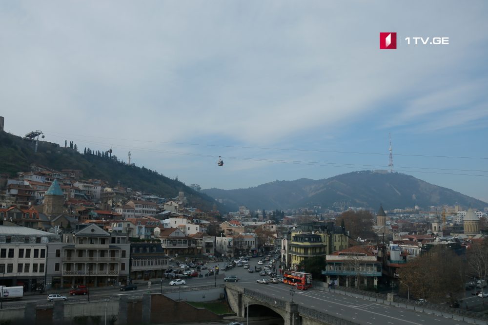 ძლიერი ქარის გამო, „რიყე-ნარიყალას“ საბაგირომ მუშაობა შეაჩერა