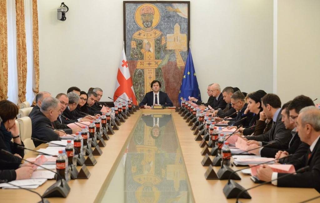 Բազմազավակ ընտանիքի կարգավիճակի մասին փոփոխությունները գրանցվել են խորհրդարանի բյուրոի նիստին