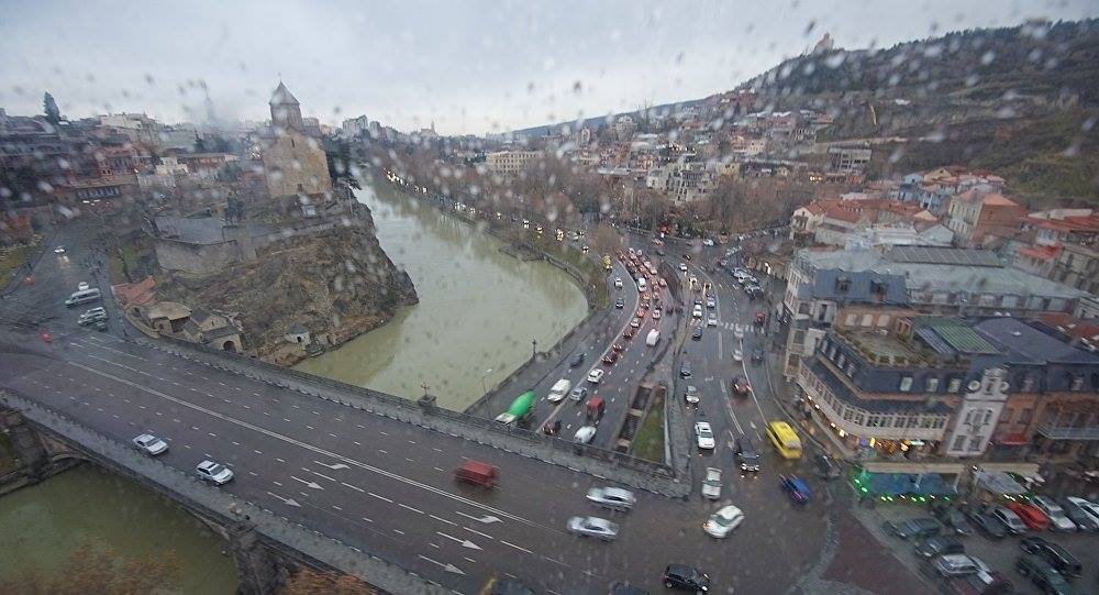 თბილისში სინოპტიკოსები ქარის გაძლიერებას 17:00 საათიდან ვარაუდობენ