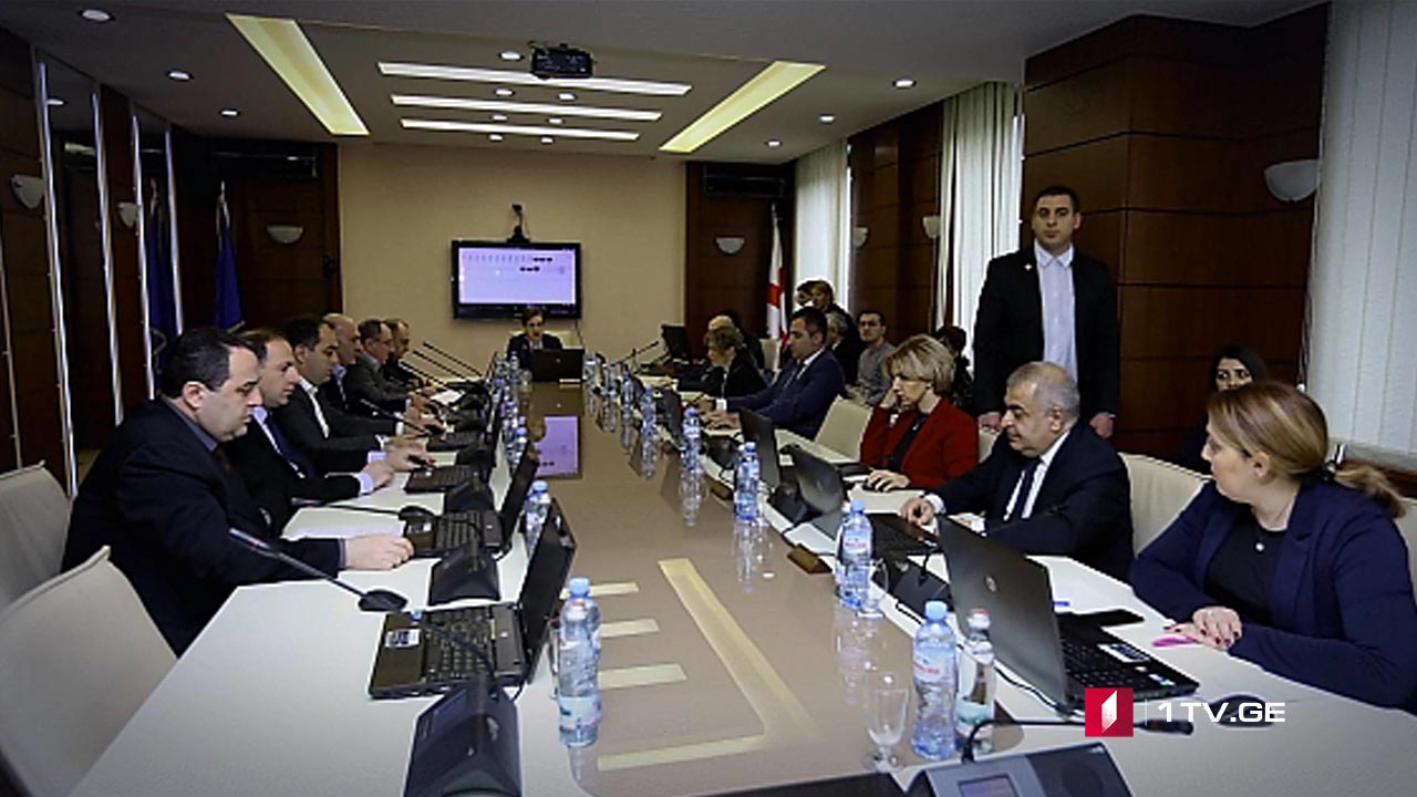 იუსტიციის საბჭოს ხმაურიანი სხდომა