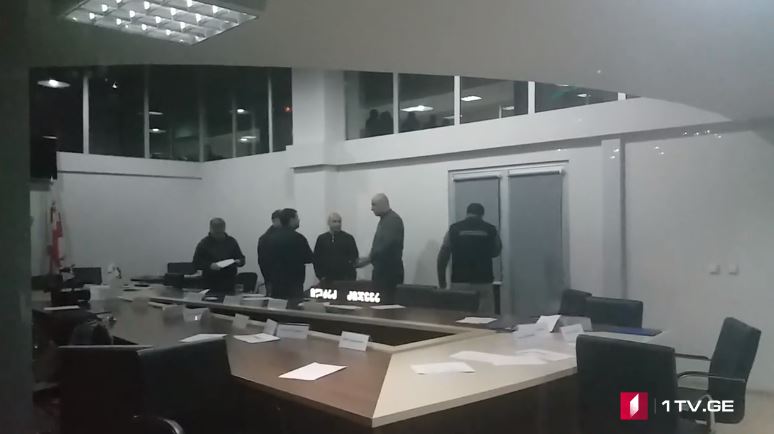 ბორჯომის საკრებულოში შსს-ს სამცხე-ჯავახეთის პოლიციის დეპარტამენტის დირექტორი მივიდა