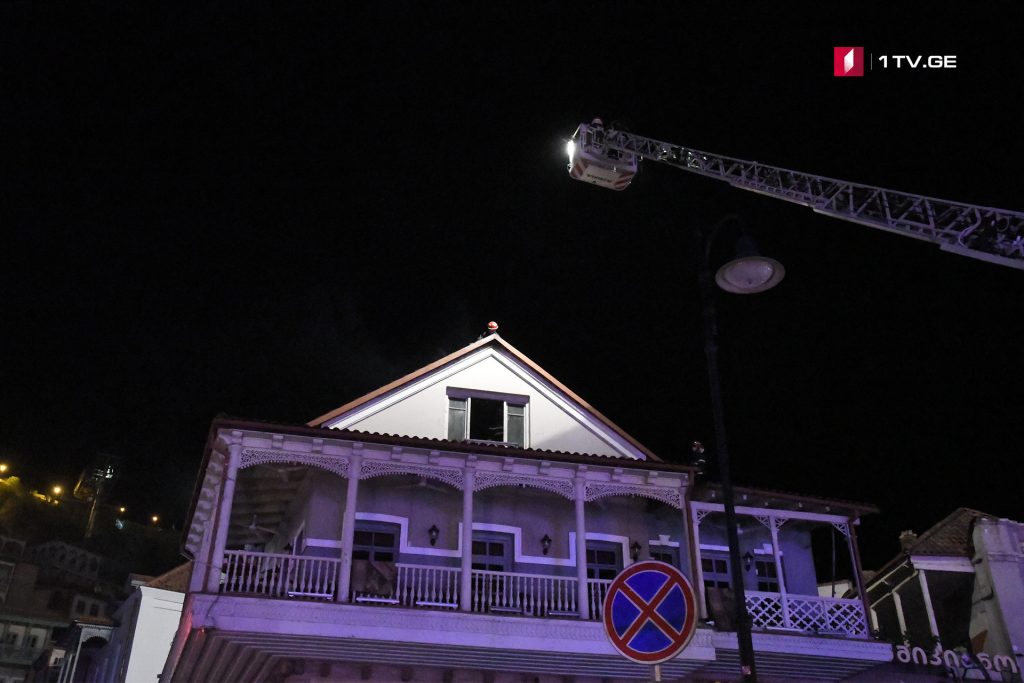 მეიდანზე, რესტორან „მაჭახელაში“ ხანძარი ლოკალიზებულია [ფოტო-ვიდეო]