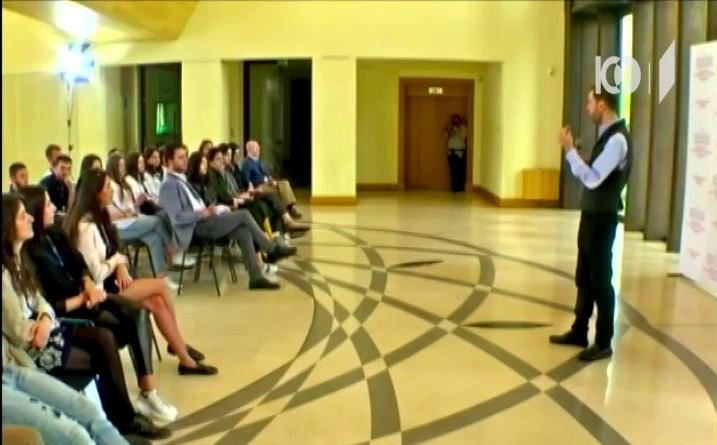 საჯარო ლექცია პრეზიდენტის სასახლეში