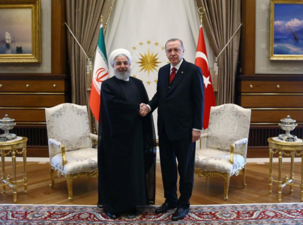 ჰასან როუჰანი ანკარაში თურქეთის, რუსეთისა და ირანის სამმხრივ სამიტზე  ჩავიდა