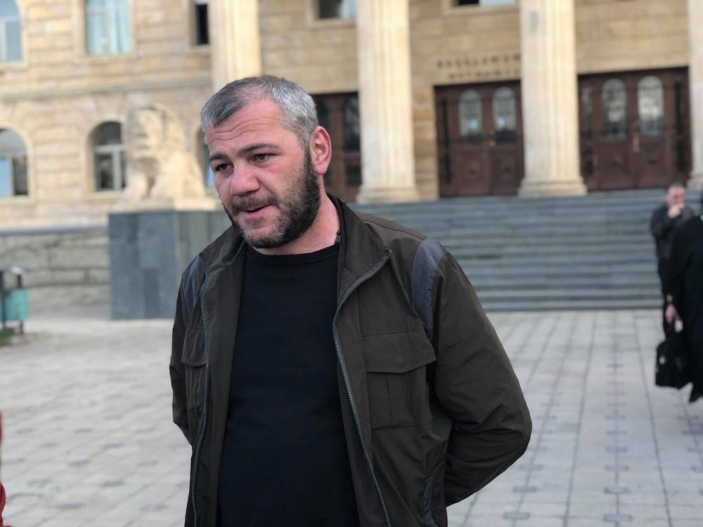 ხორავას ქუჩაზე მოკლული არასრულწლოვნის მამა აცხადებს, რომ სასამართლოში მოწმემ ურთიერთგამომრიცხავ გარემოებებზე ისაუბრა