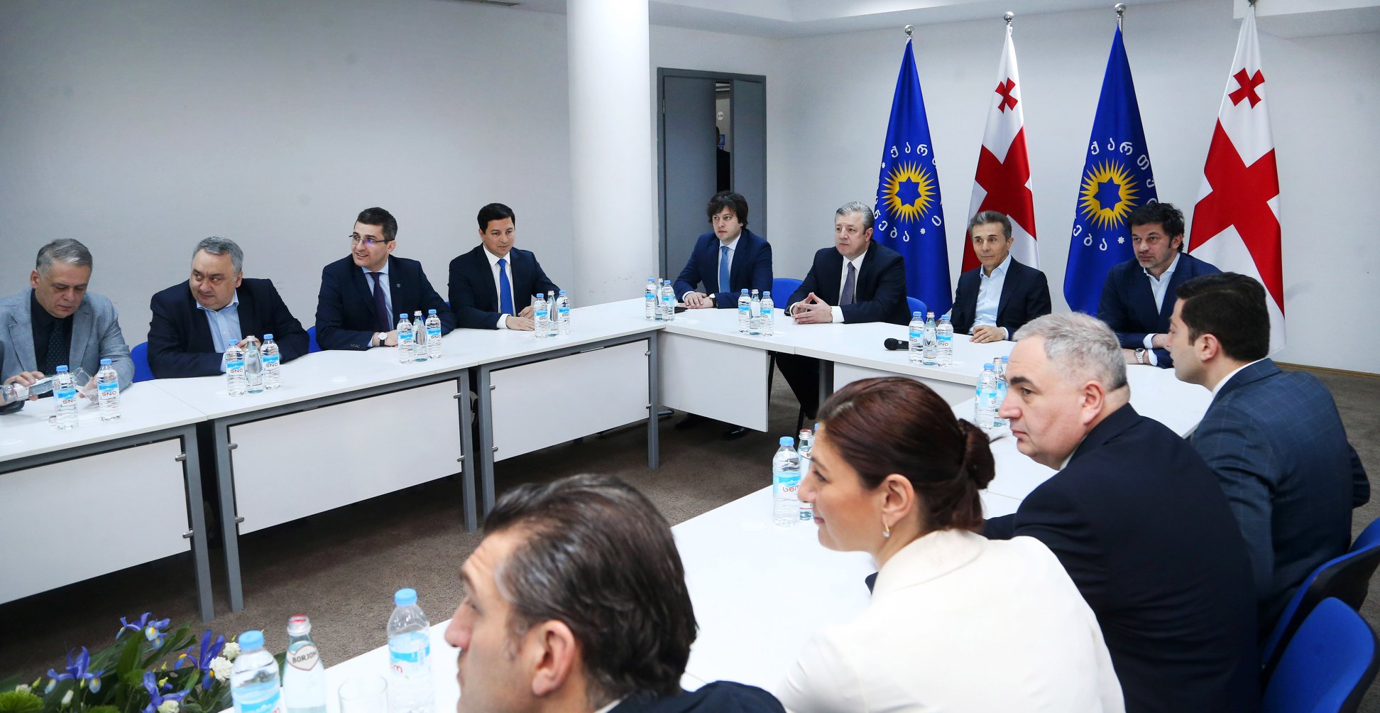 ვიდეოკადრები „ქართულ ოცნებაში“ დღეს გამართული შეხვედრიდან