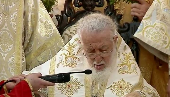 ილია მეორემ მრევლს ბზობის დღესასწაული მიულოცა