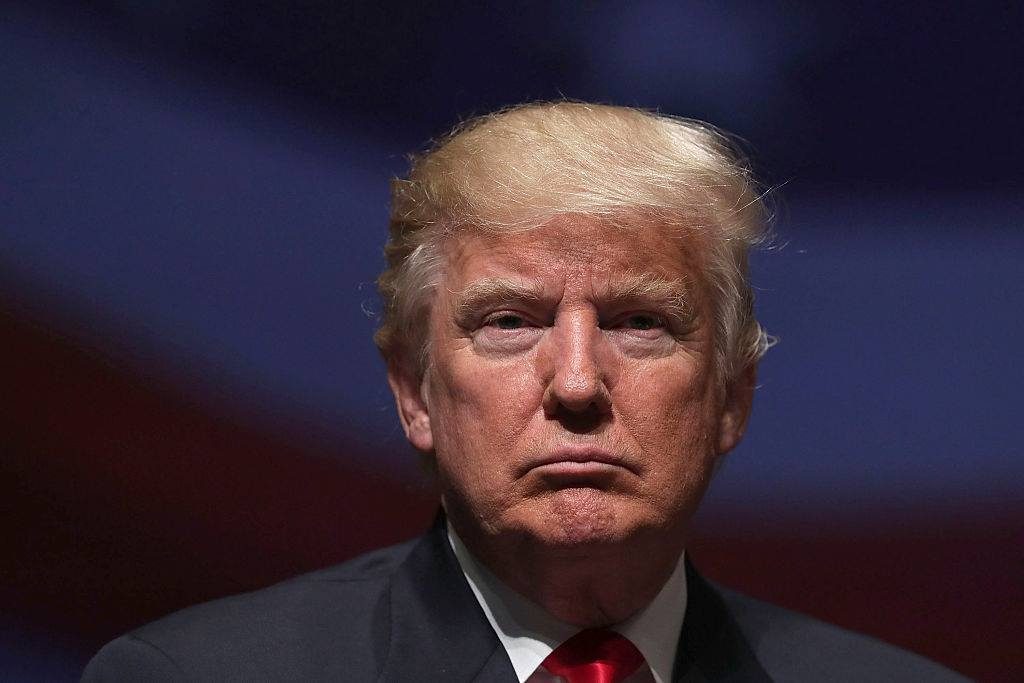 Donald Tramp - ABŞ poçtu Amazona görə, milyonlarla dollar itirir