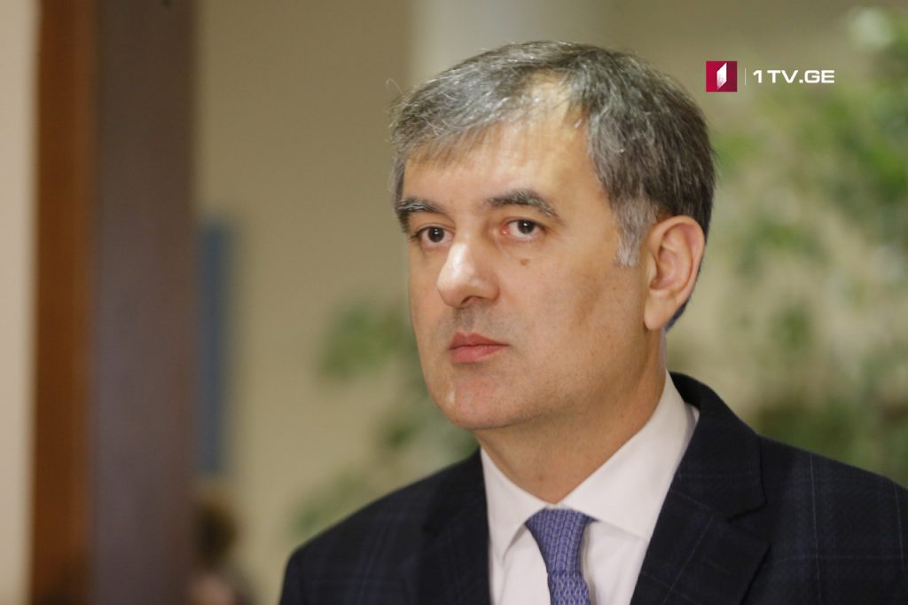 Созар Субари - Михаил Саакашвили ищет арену, где он сможет удовлетворить свою клоунскую страсть