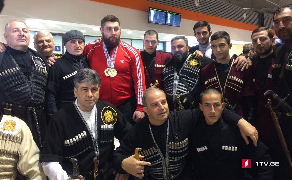 ევროპის გუნდურ ჩემპიონატში გამარჯვებული ძალოსნები საქართველოში დაბრუნდნენ [ვიდეო]