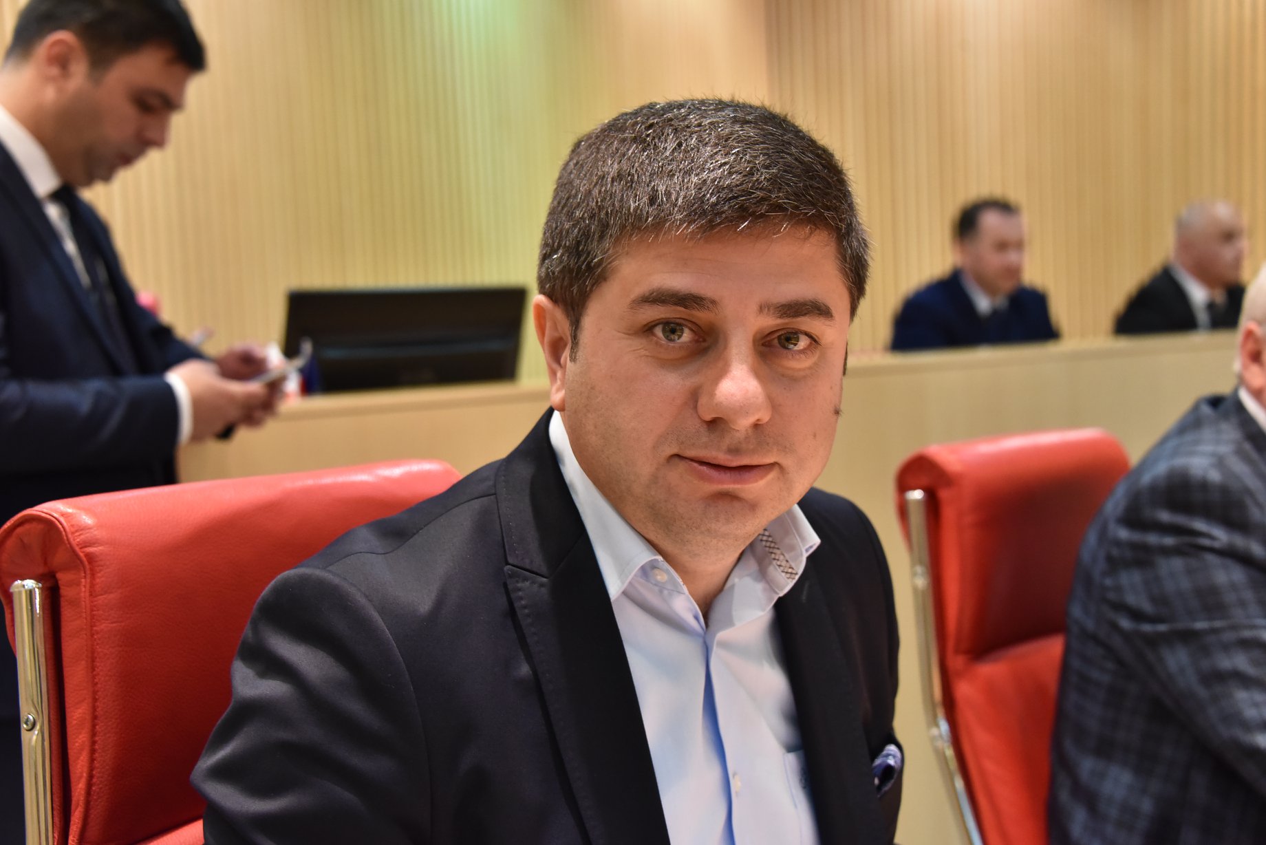 ზაქარია ქუცნაშვილი - ძალიან მინდა, ლევან ყიფიანიც და ზაზა ოქუაშვილიც მართლები იყვნენ, მაგრამ ფაქტია, ამ ორიდან ერთი იტყუება