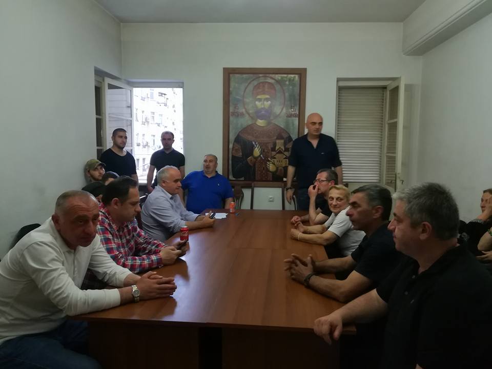„ქართული მარშის" ლიდერები 17 მაისის აქციასთან დაკავშირებით, დახურულ შეხვედრას მართავენ
