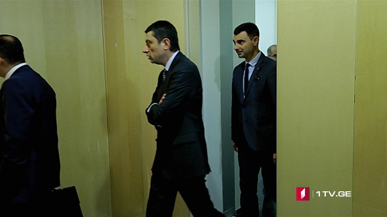 შინაგან საქმეთა მინისტრი პარლამენტში   